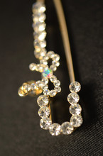 Super cute little bow brooch diamond brooch