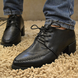  明星潮品欧美复古系带尖头中跟英伦帅气马克线春款单鞋女鞋子