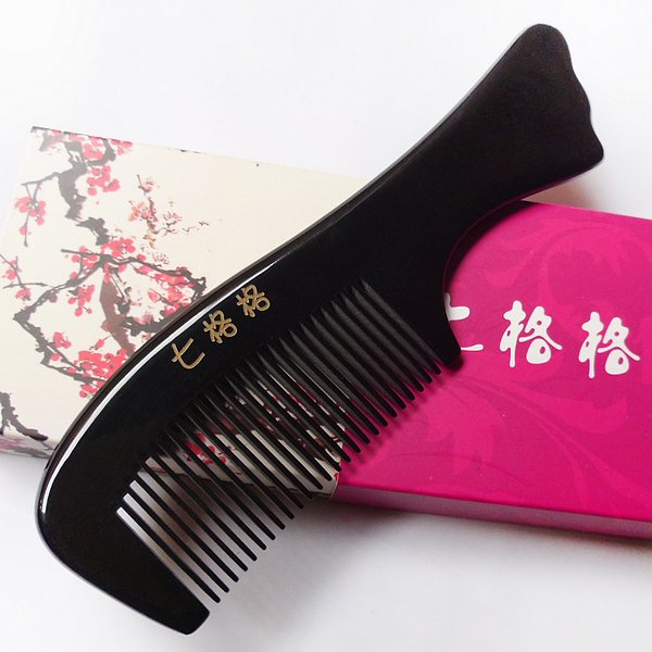 天然正品黑水牛角梳 手工 可爱鱼尾柄大号梳子 防静电按摩梳在类目 家庭/个人清洁工具, 个人洗护清洁用具, 梳子/便携用镜, 梳子/化妆梳/按摩梳中 - 来自Buy2taobao.com提供专业的淘宝代购服务