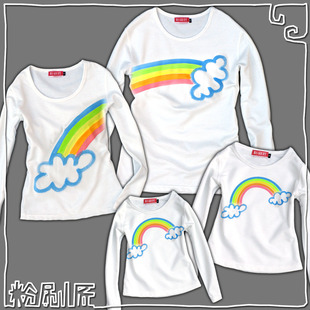 手绘亲子装春装全家装 卡通彩虹摄影 拍亲子照母子装父女装
