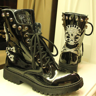  铆钉马丁靴女靴短靴复古英伦军靴系带真皮欧美骑士靴漆皮中筒靴