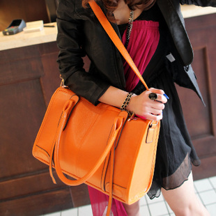 流苏机车包OL通勤包...