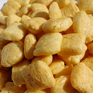  爆款正宗特产超市小吃麦香鸡味块休闲零食批发好吃膨化食品秒杀