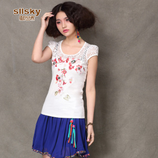  熙世界清新夏款女装蕾丝拼接修身圆领绣花泡泡袖短袖T恤女963
