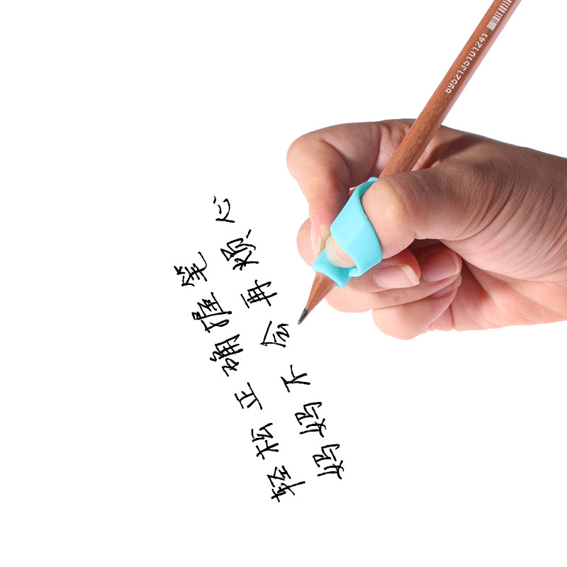 握笔器小学生儿童矫正握笔套纠正写字姿势宝宝铅笔用握笔器矫正器在类目 电子词典/电纸书/文化用品, 日常学习用品, 握笔器中 - 来自Buy2taobao.com提供专业的淘宝代购服务