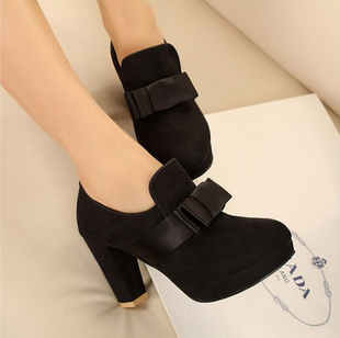  春季新款韩版简约绒面俏皮蝴蝶结高跟鞋粗跟复古防水台女婚鞋