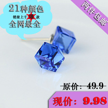 The new flash diamond crystal earrings men and women two simple silver-plated pin allergy