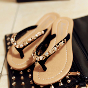  夏季新款韩版潮流甜美女鞋金属钻链平跟平底浅口人字拖鞋子