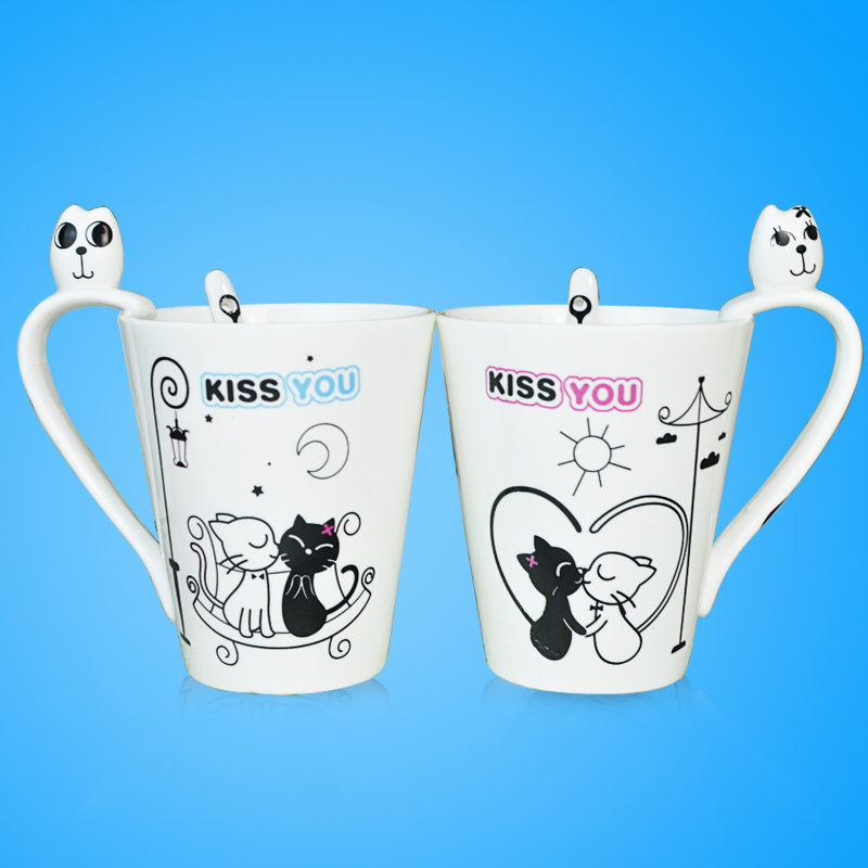 kiss you创意情侣杯 可爱卡通陶瓷对杯 结婚礼物 马克杯送勺包邮 kiss you创意情侣杯 可爱卡通陶瓷对杯 结婚礼物 马克杯送勺包邮