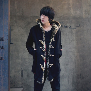 <em>针织开衫</em>搭配_冬季新款<em>男士</em>牛角扣翻领子<em>毛线</em>