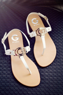  外贸原单辣椒欧美英伦风VIVi杂志复古平底鞋夹趾罗马凉鞋夹脚女鞋