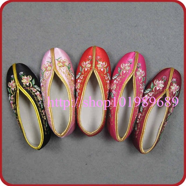 Separately Embroidery Small shoesin the Shoes/Baby Shoes/Parent-child shoes , Traditional shoes/Hand-woven shoes category - from Buy2taobao.com to provide professional Taobao agent buy service