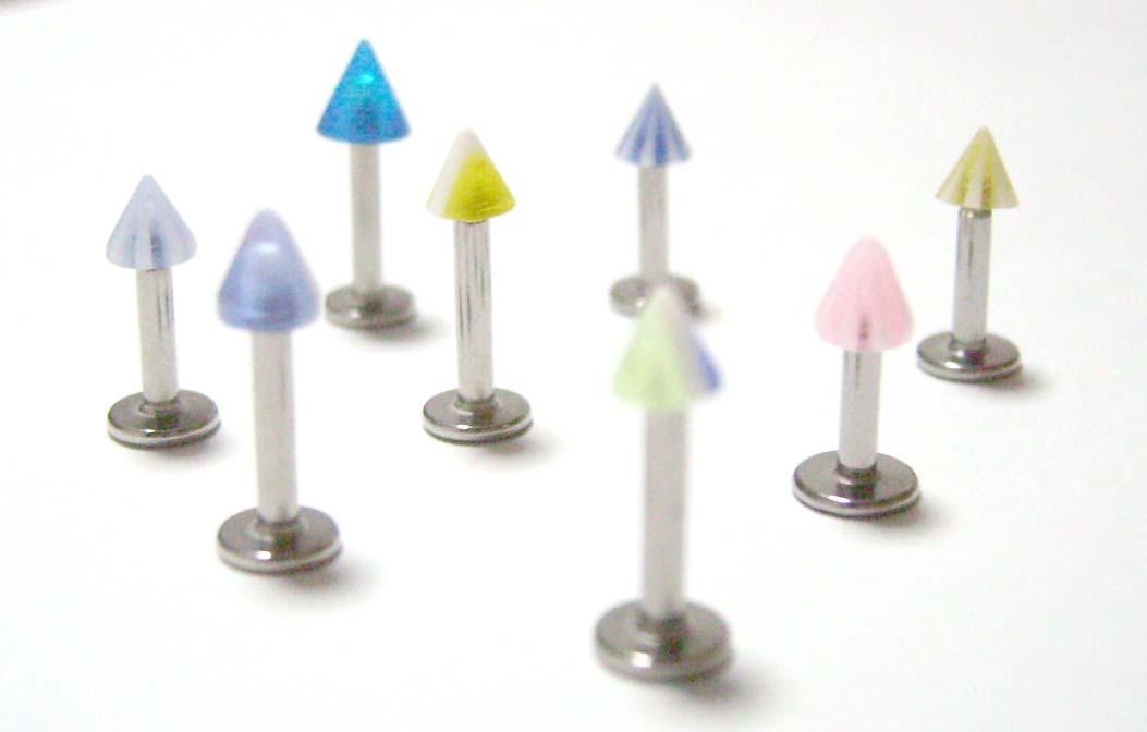 【鼻钉<em>唇钉</em>耳钉】_打鼻钉的<em>照片</em>_刚打耳洞要