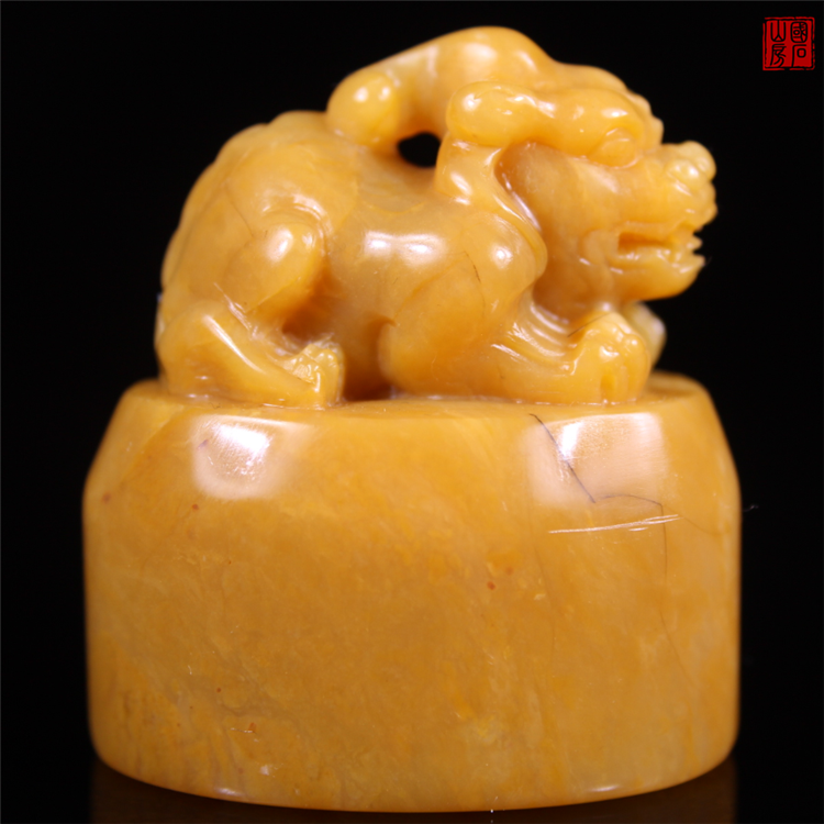 Collection Seal cutting North All yellow Transparent Crystals Laos Yellowstone Oval seal Ruishou Chengxiang)in the Antique/Youbi/Crafts/Collection , Stone carving category - from Buy2taobao.com to provide professional Taobao agent buy service