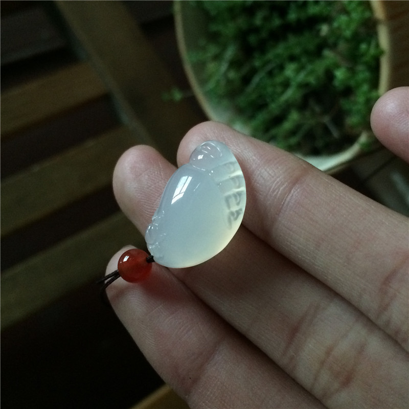 天然正品a货白玉髓佛脚吊坠 知足常乐萌萌哒小脚丫项链玉坠 包邮在类目 饰品/流行首饰/时尚饰品新, 项坠/吊坠中 - 来自Buy2taobao.com提供专业的淘宝代购服务