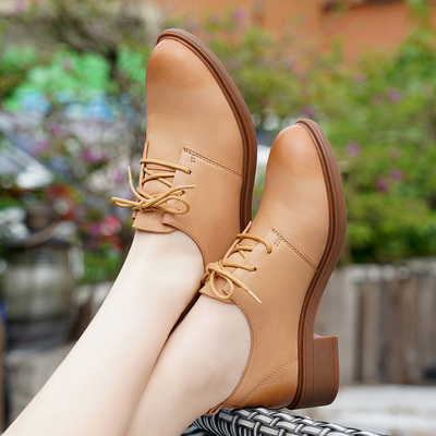 百丽 高特2018秋季真皮女鞋粗跟中跟系带英伦风复古职业深口单鞋