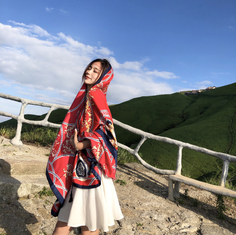 海边度假防晒披肩百搭沙滩巾海滩棉纱巾青海西藏旅游外搭围巾春秋在类目 服饰配件/皮带/帽子/围巾, 围巾/丝巾/披肩中 - 来自Buy2taobao.com提供专业的淘宝代购服务