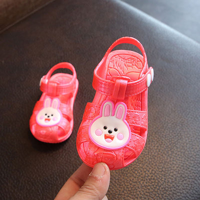 新款儿童凉鞋包头男童女童夏季防滑软底透气宝宝1-3岁学步鞋塑料