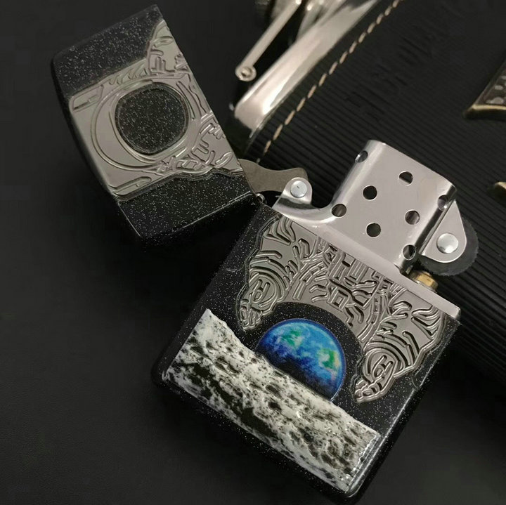 高档屠城ZIPPO 打火机 2019年度限量版C19阿波罗登月50周年纪念 2在类目 ZIPPO/瑞士军刀/眼镜, 品牌打火机及配件, ZIPPO/芝宝中 - 来自Buy2taobao.com提供专业的淘宝代购服务