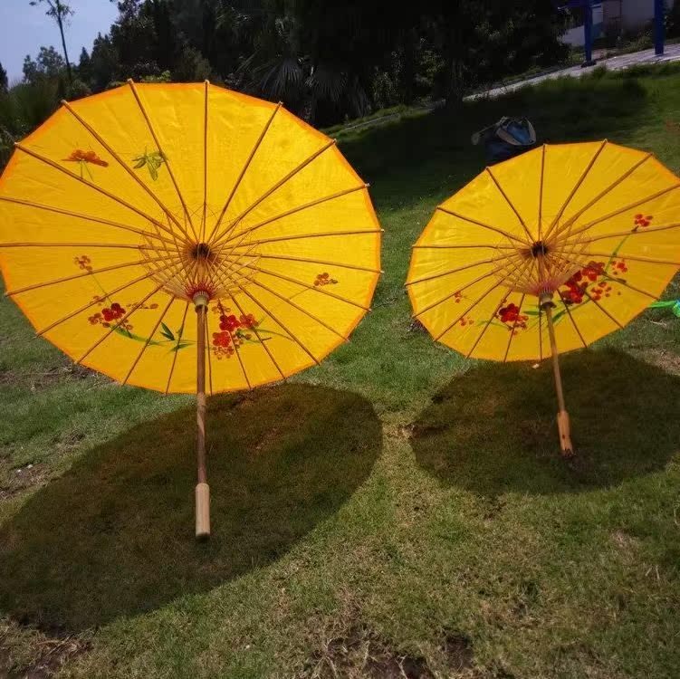 小雨傘繪畫幼兒園紙傘女 古風流蘇白色旗袍綢布傘手繪古裝傘手在類目 家居飾品, 工藝傘中 - 來自Buy2taobao.com提供專業的淘寶代購服務