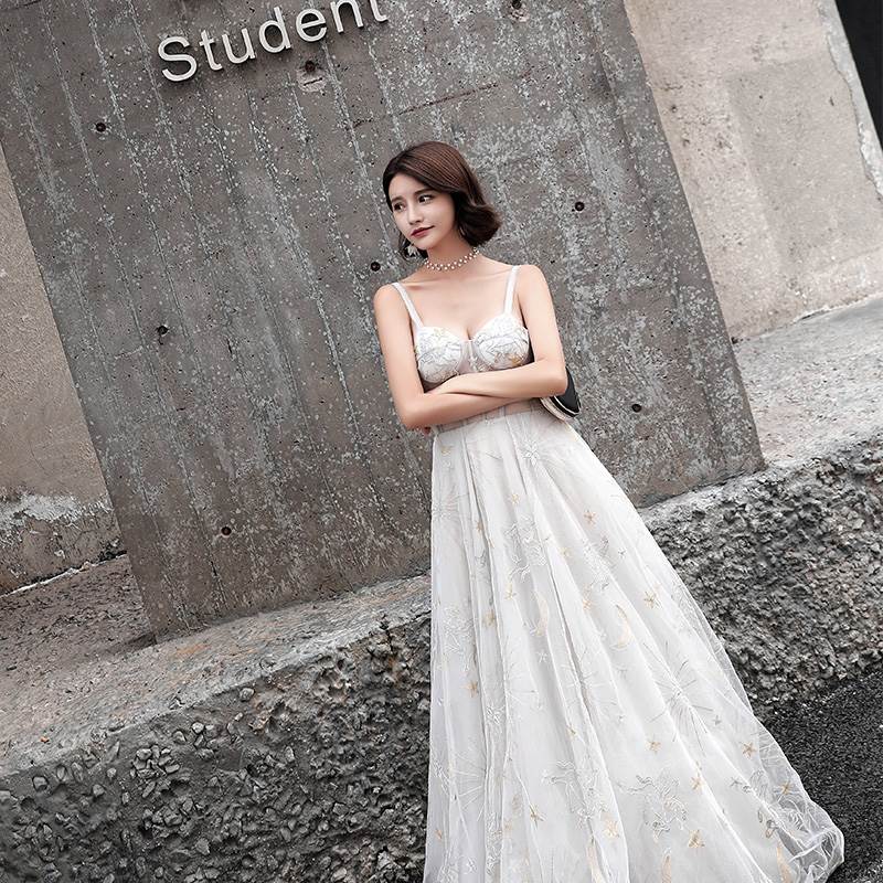礼服晚主持人2019礼服新款主持人女伴娘服长款灰色主持人裙年会主在类目 女装/女士精品, 婚纱/旗袍/礼服, 礼服/晚装中 - 来自Buy2taobao.com提供专业的淘宝代购服务