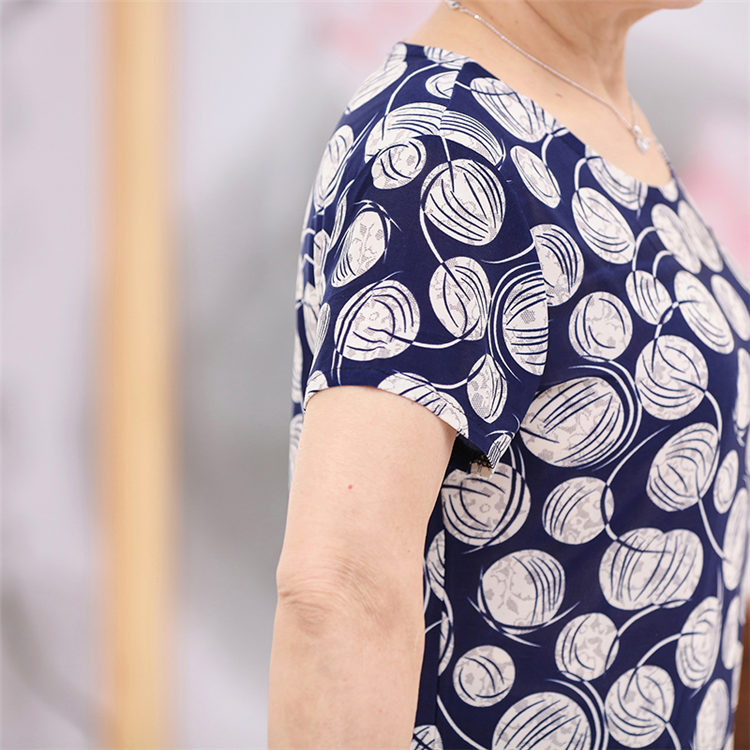 Middle and old age mom Summer wear suit 2019 new pattern middle age Women's wear Western style Short sleeved T-shirt Two piece set Real silk jacketin the Women's clothing/Boutique , T-shirt category - from Buy2taobao.com to provide professional Taobao agent buy service
