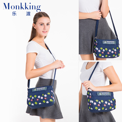 Monkking乐渡女包包斜挎包单肩包女印花手提旅行包防水妈咪包