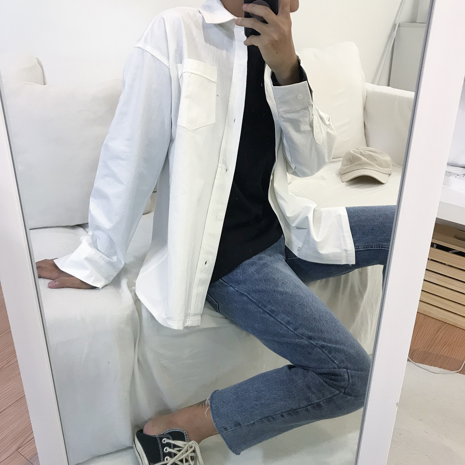 19studio 港风韩版简约白衬衣ins潮男学生纯色长袖衬衫外套白色在类目 男装, 衬衫中 - 来自Buy2taobao.com提供专业的淘宝代购服务