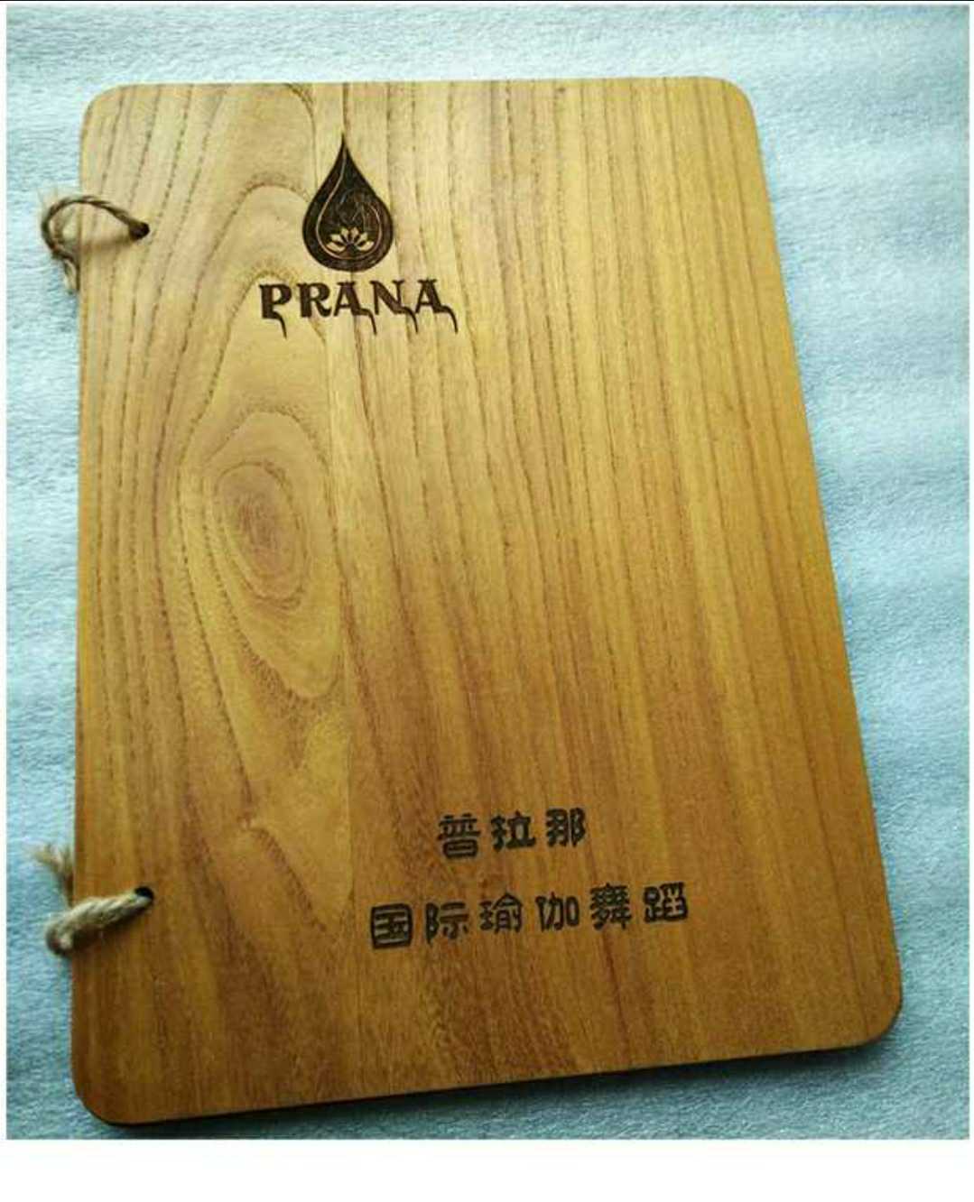 定制实木发廊理发美发纹身店价格表价目木质手册个性菜单设计制作|ruв категории электронный словарь/электрический бумажных книг/канцелярские принадлежности, полиграфической продукции, меню Настройки/стол карты/Таблица бренд - от Buy2taobao.com для оказания профессиональной услуги покупки агента Taobao