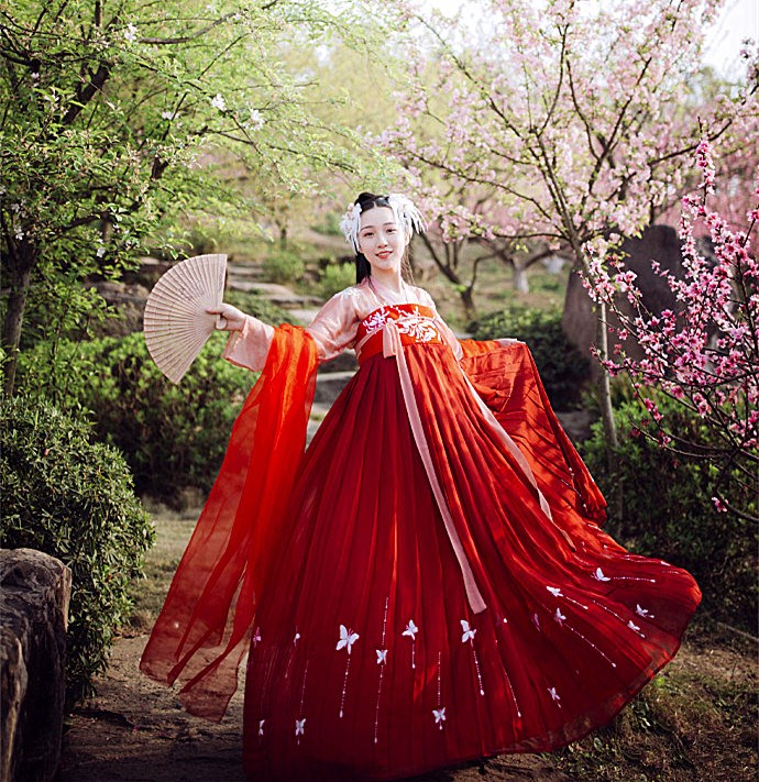 婉娘对襟齐胸6米襦裙汉服绣花刺绣款唐制传统服装彼岸花刺绣汉服在类目 女装/女士精品, 唐装/民族服装/舞台服装, 民族服装/舞台装中 - 来自Buy2taobao.com提供专业的淘宝代购服务