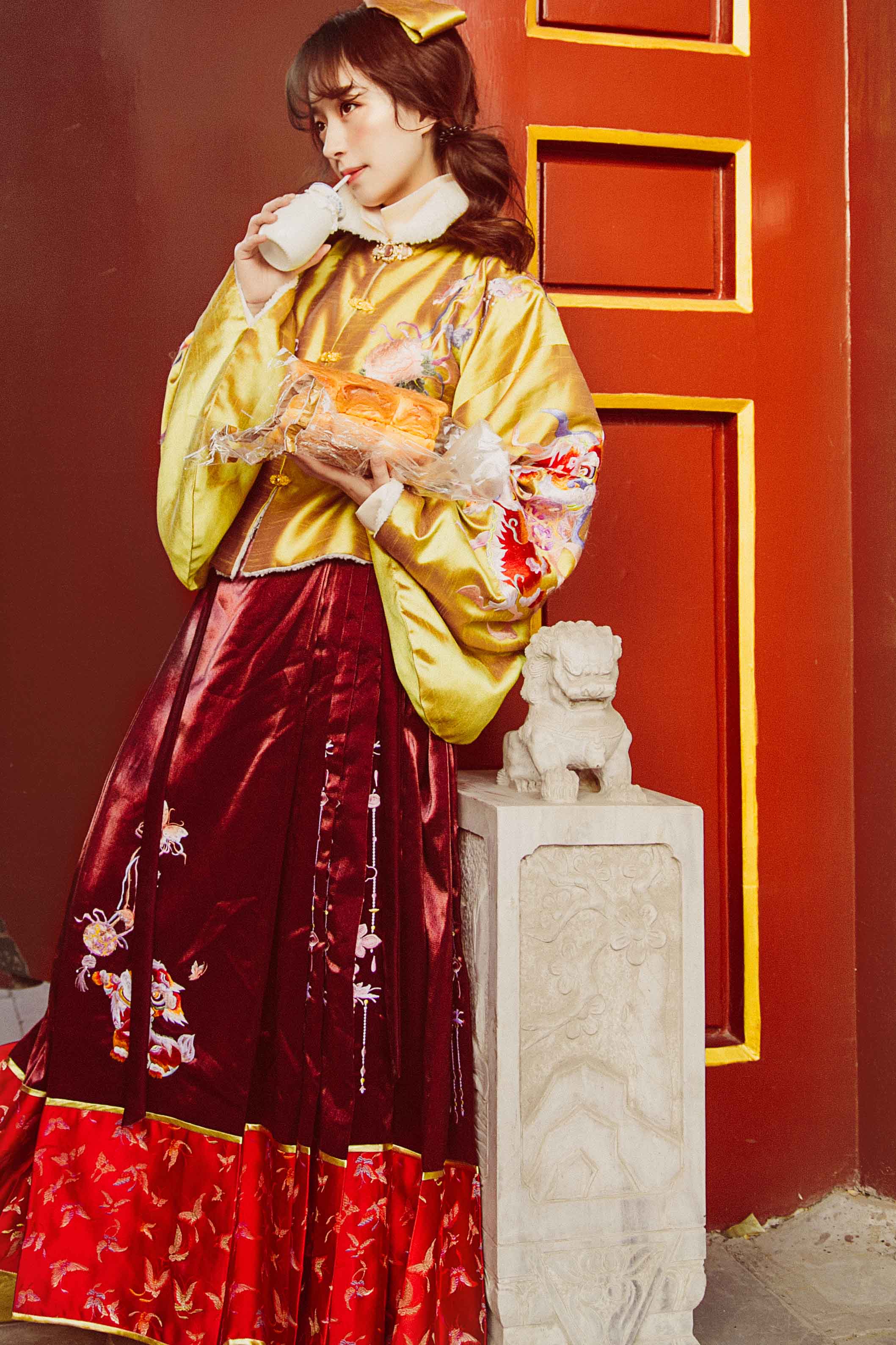 【茉莉MOLI】小獅子丨漢服 繡花馬面裙(定金)茉莉MOLI工作室在類目 模玩/動漫/周邊/cos/桌遊, 二次元古風服裝, 古風套裝中 - 來自Buy2taobao.com提供專業的淘寶代購服務