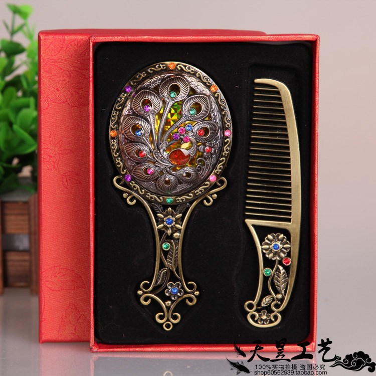 new pattern Teacher's Day gift Female teacher practical Portable Take it with you Handle Makeup Peacock mirror comb birthdayin the Family/Personal Cleaning Tools , Personal care cleaning appliances , Comb/Portable with a mirror , Portable mirror category - from Buy2taobao.com to provide professional Taobao agent buy service