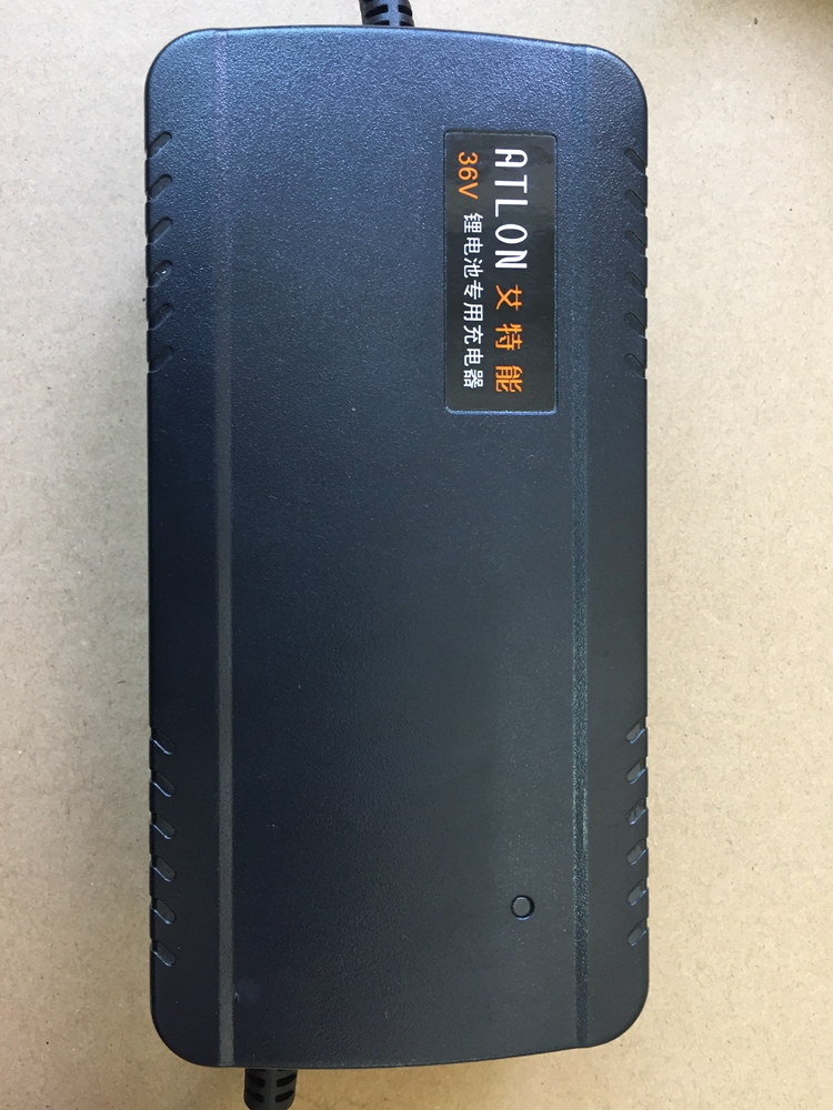 电动滑板车充电器36V48V配件通用电动滑板车锂电池充电器配件在类目 电动车/配件/交通工具, 电动车装备区, 电动车充电器中 - 来自Buy2taobao.com提供专业的淘宝代购服务