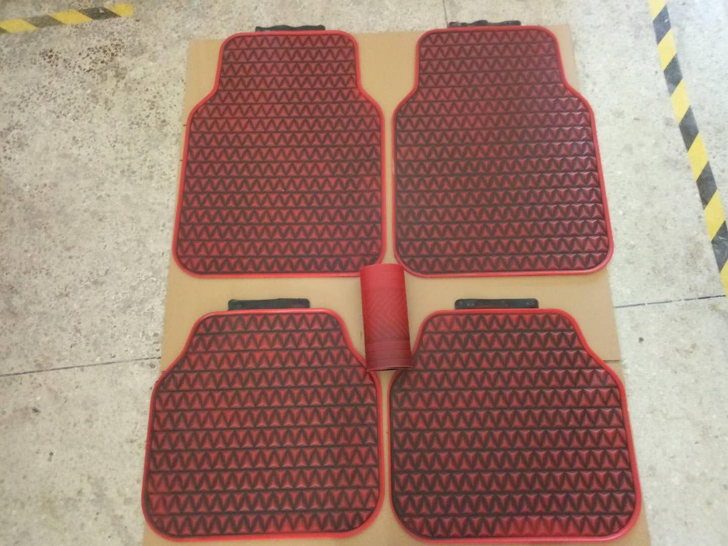 汽車通用型免清洗乳膠腳墊 防水防滑車用腳墊 橡膠腳墊在類目 汽車/用品/配件/改裝, 汽車用品/內飾品, 通用腳墊中 - 來自Buy2taobao.com提供專業的淘寶代購服務