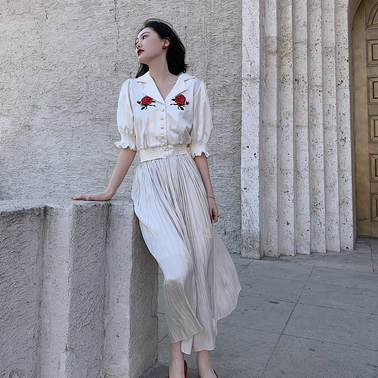 shirt design 2019 Spring and summer new pattern rose Embroidery puff sleeve white jacket shirtin the Women's clothing/Boutique , Shirt category - from Buy2taobao.com to provide professional Taobao agent buy service