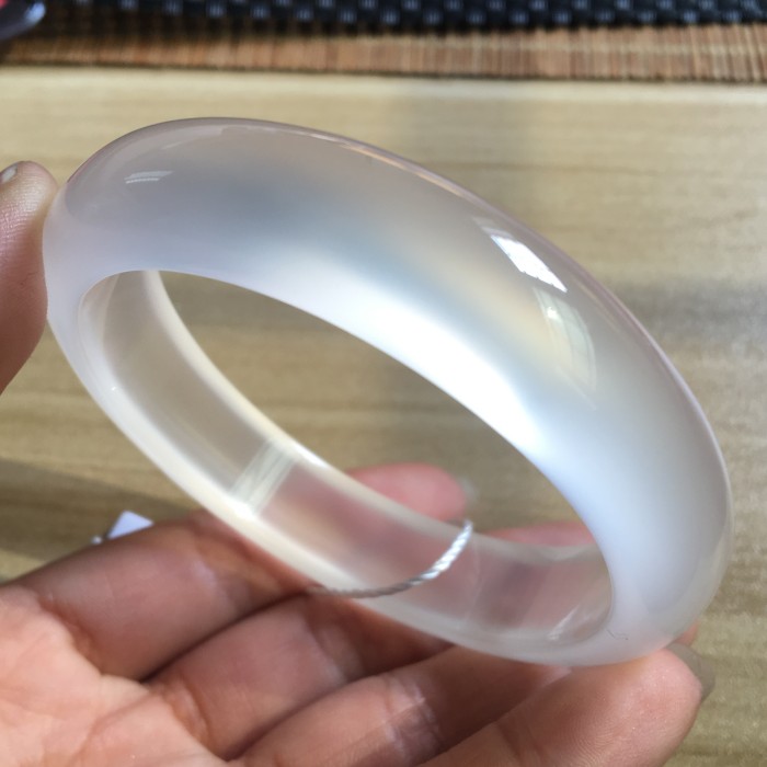 马达加斯加玉髓高冰白玉髓内径59冰透水润无瑕疵无优化收藏品在类目 饰品/流行首饰/时尚饰品新, 手镯中 - 来自Buy2taobao.com提供专业的淘宝代购服务