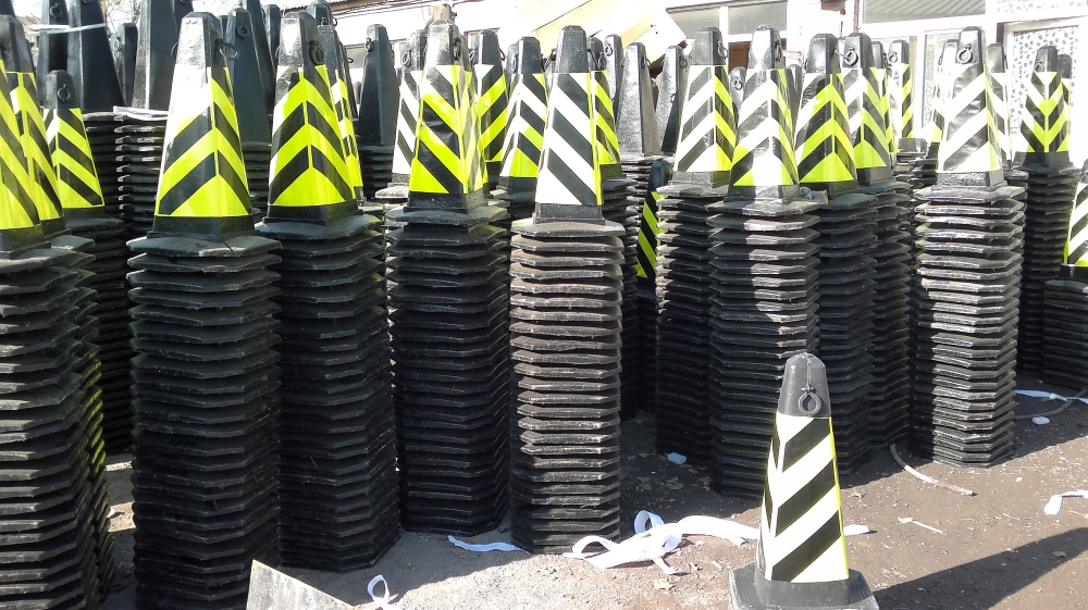 rubber Cone Cone 70cm Party Cone Reflective Cone barrel Traffic barricades Transport facilitiesin the Hardware/Tool , Construction of protection , Transportation Security , Reflective Cone category - from Buy2taobao.com to provide professional Taobao agent buy service