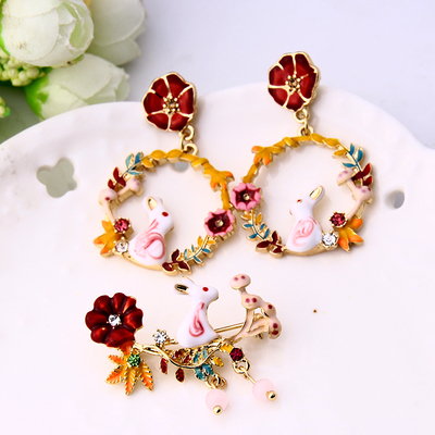 招桃花耳环爱丽丝梦游仙境兔耳钉女珐琅花瓣款小花仙气无耳洞耳夹