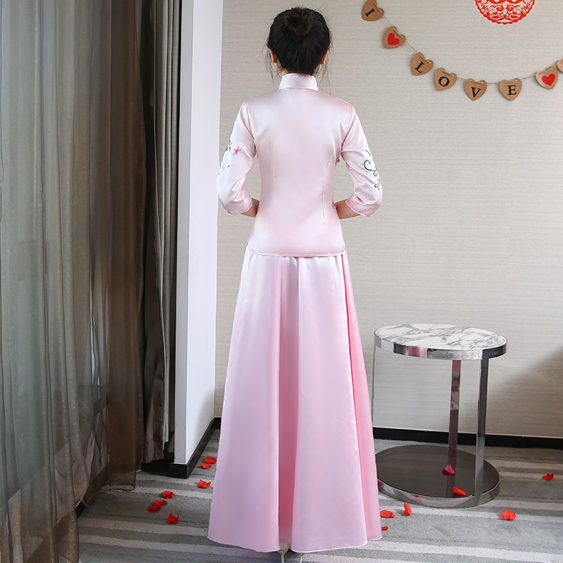 Chinese style Embroidery Groomsman Bridesmaid Dress rental marry ancient costume Chinese style Retro Robe Groomsman Leasein the Women's clothing/Boutique , Wedding/Cheongsam/Formal dress , Formal dress/Evening category - from Buy2taobao.com to provide professional Taobao agent buy service