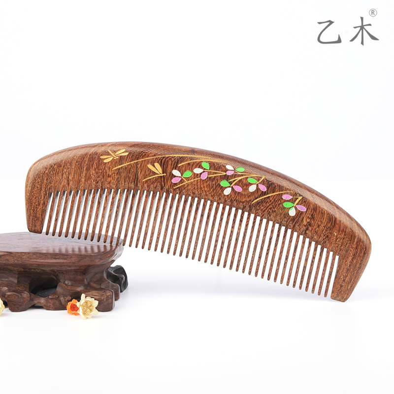 乙木天然檀香木梳子静电随身创意可爱梳长发顺发细齿按摩刻字梳防在类目 家庭/个人清洁工具, 个人洗护清洁用具, 梳子/便携用镜, 梳子/化妆梳/按摩梳中 - 来自Buy2taobao.com提供专业的淘宝代购服务