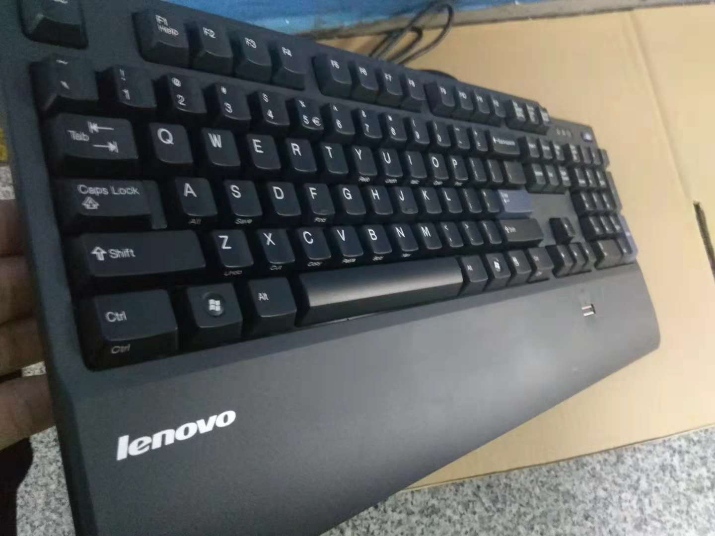 联想键盘 原装 联想指纹识别USB 黑色英文键盘 KUF0452 指纹键盘|msdalam kategori Perkakasan komputer/monitor/Komputer Zhou Bian, papan kekunci - dari Buy2taobao.com untuk memberikan perkhidmatan ejen Taobao profesional membeli