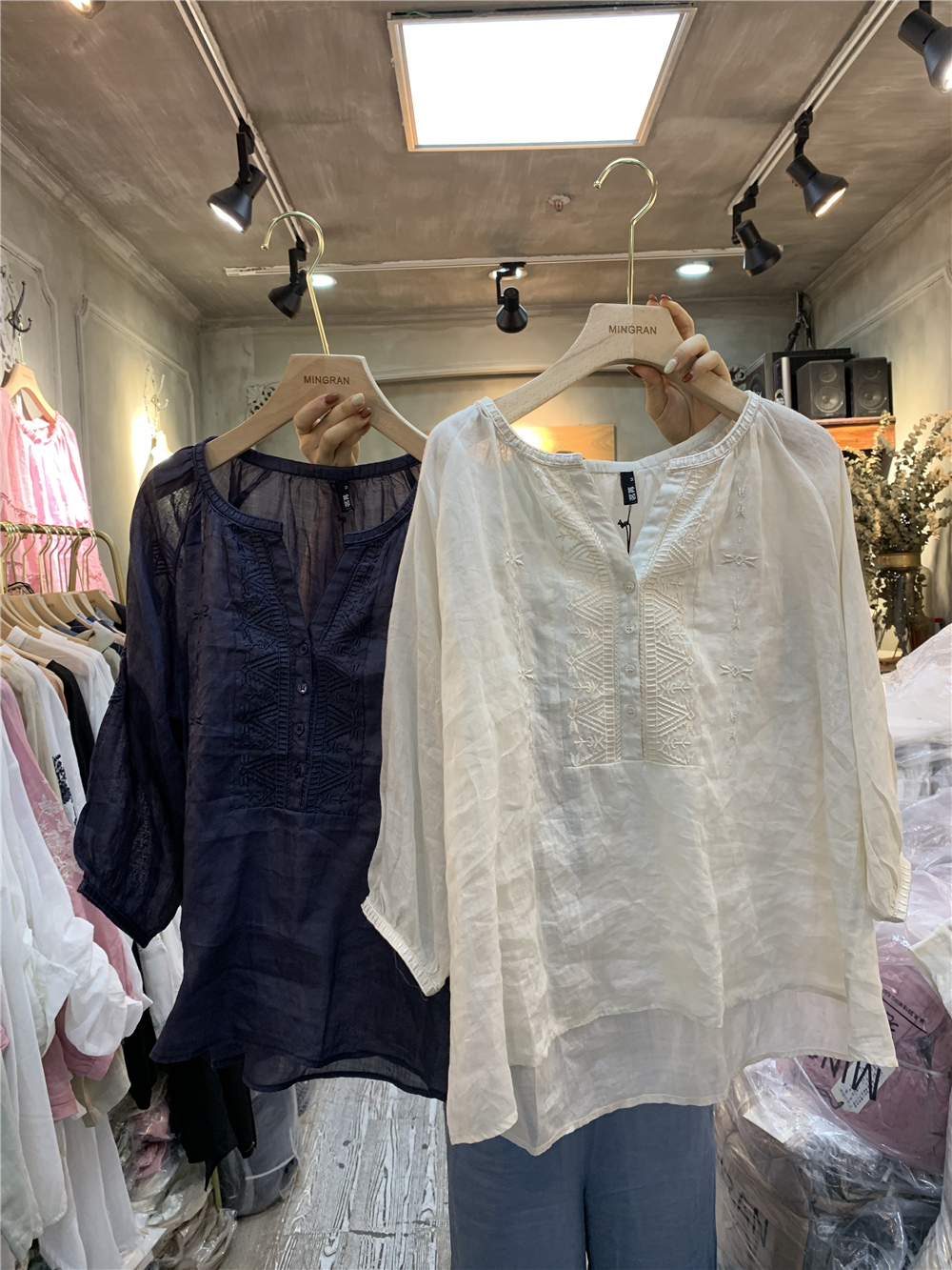 Ming ran Ramie Embroidery shirt Three Quarter Sleeve 2019 Summer in Europe Easy temperament Lazy V. Retro ins jacketin the Women's clothing/Boutique , Shirt category - from Buy2taobao.com to provide professional Taobao agent buy service