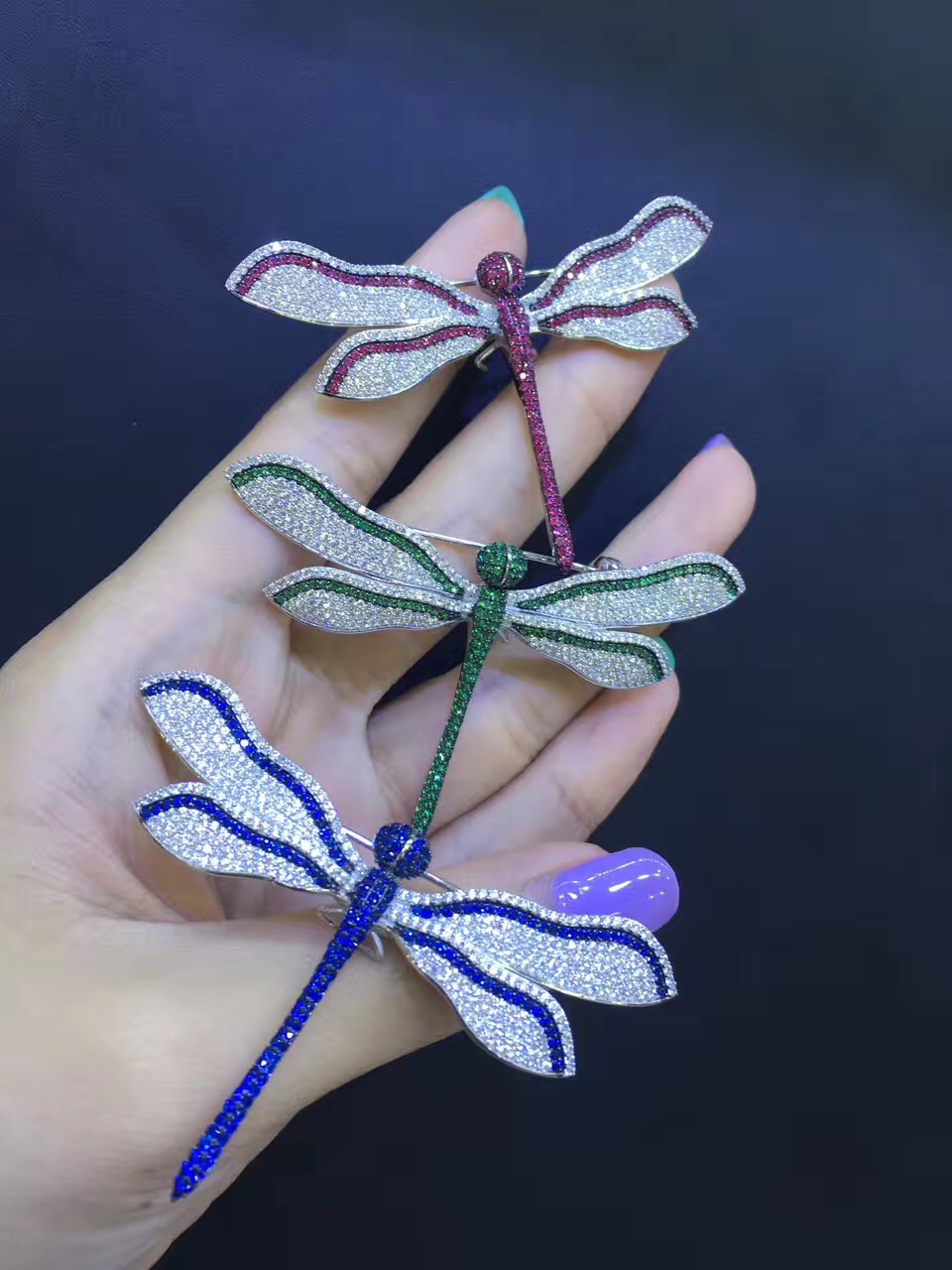925純銀精鑲锆石蜻蜓胸針別針藍色紅色綠色高檔胸針胸花在類目 飾品/流行首飾/時尚飾品新, 胸針中 - 來自Buy2taobao.com提供專業的淘寶代購服務
