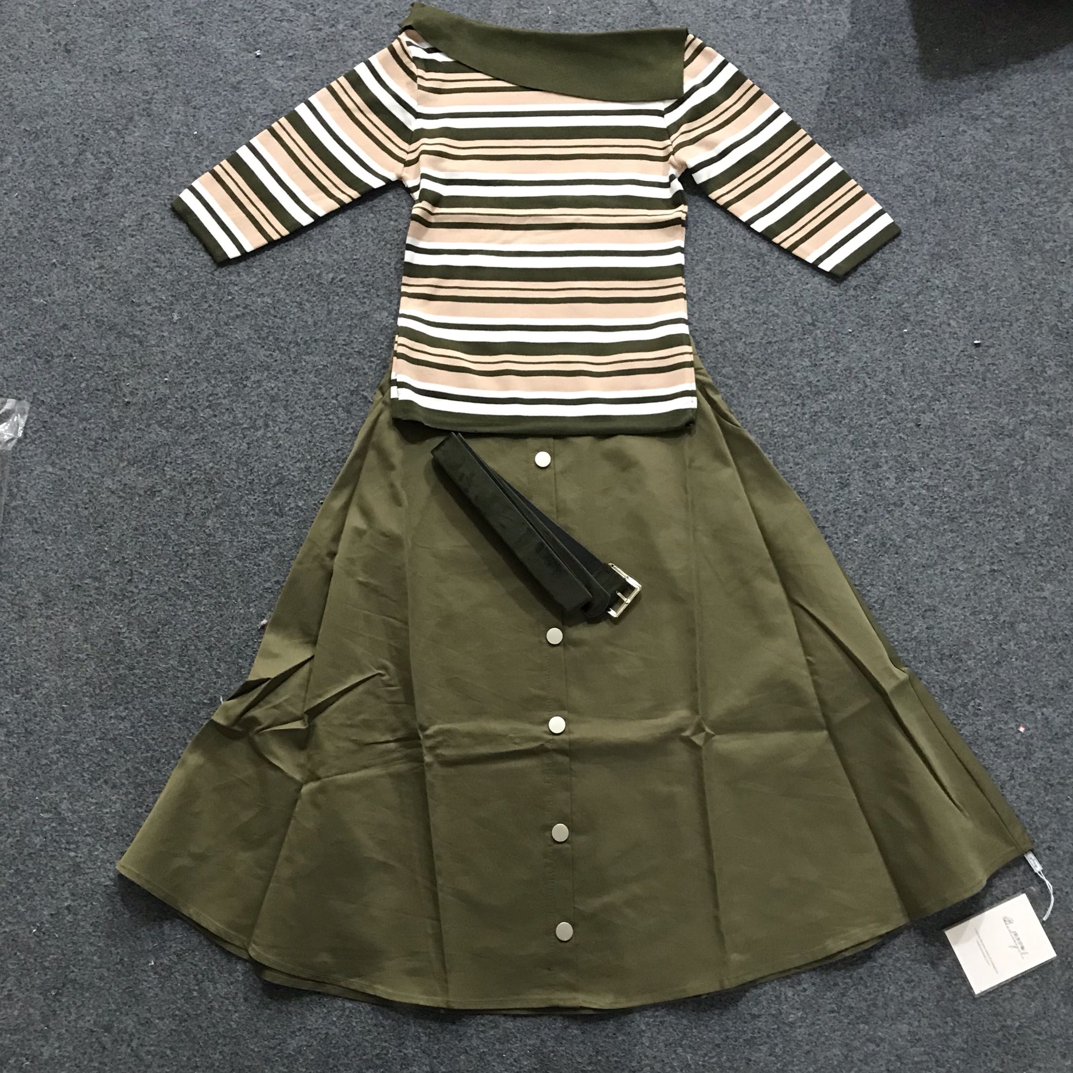 W07 Army green suitin the Women's clothing/Boutique , Set/Student uniforms/Work uniforms , Career skirt suits category - from Buy2taobao.com to provide professional Taobao agent buy service
