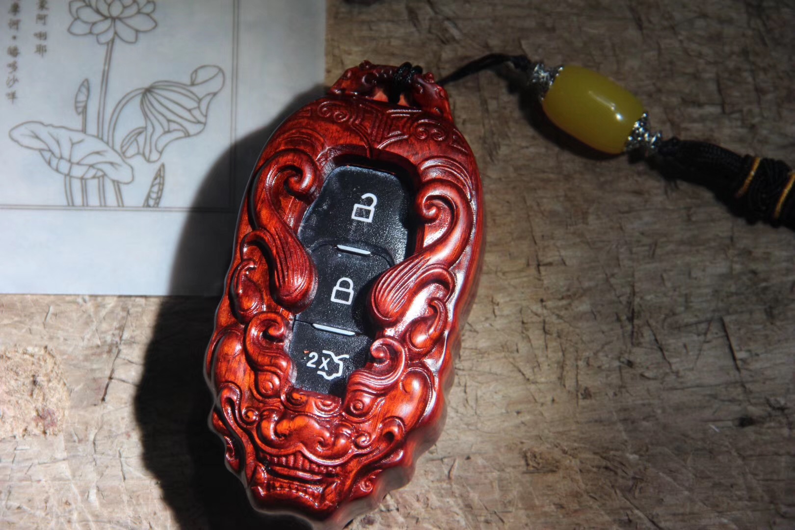 福克斯钥匙套福特新福睿斯翼虎汽车遥控改装檀木浮雕壳包翼博扣|msdalam kategori kereta/artikel/Fitting/Refit, Auto aksesori/dalam Barang Kemas, Memandu barang-barang peribadi, kes-kes utama kereta - dari Buy2taobao.com untuk memberikan perkhidmatan ejen Taobao profesional membeli