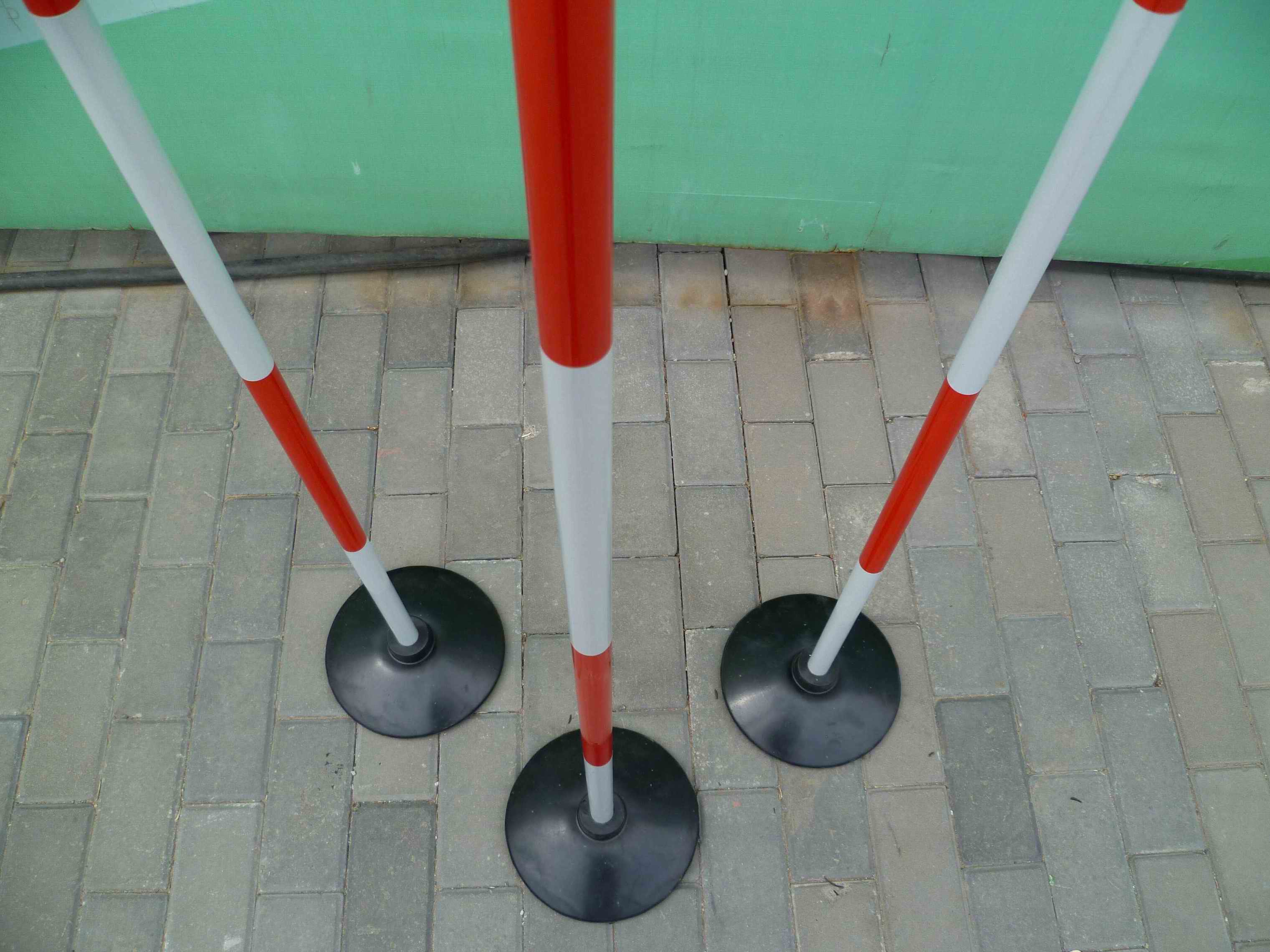 标志杆蛇形跑篮球训练器材足球训练器材标志杆绕杆训练杆红白杆在类目 运动/瑜伽/健身/球迷用品, 田径运动器材, 田径场地辅助用具, 更多中 - 来自Buy2taobao.com提供专业的淘宝代购服务