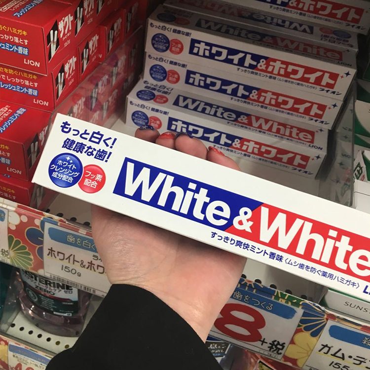 周周美妝日本獅*王WH1TE & WH1TE牙膏150g 特效美白 去牙垢無泡在類目 洗護清潔劑/衛生巾/紙/香薰, 洗髮沐浴/個人清潔, 口腔護理, 牙膏中 - 來自Buy2taobao.com提供專業的淘寶代購服務
