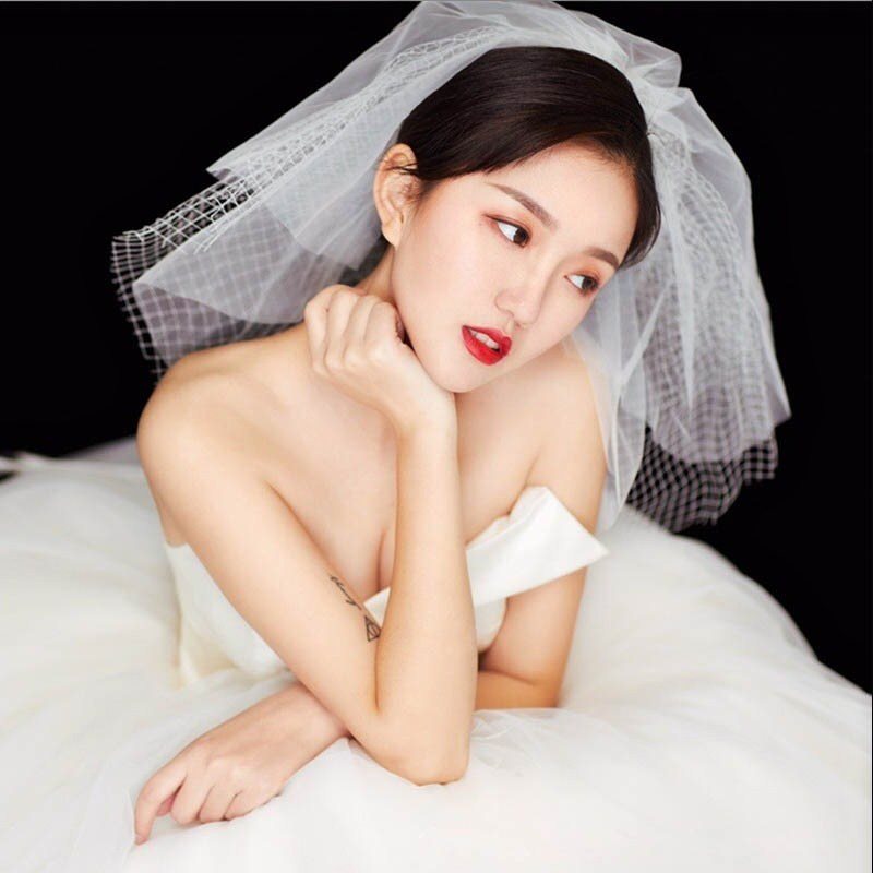新款新娘头纱韩式简约网格短款蓬蓬头纱旅拍婚纱头饰超仙抖音网红在类目 服饰配件/皮带/帽子/围巾, 婚纱礼服配件, 头纱中 - 来自Buy2taobao.com提供专业的淘宝代购服务