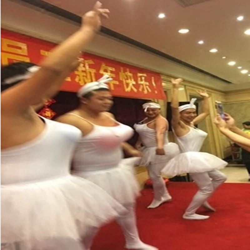高档女童现代芭蕾舞专业蓬蓬长裙四小天鹅演出服男 男演出服大人在类目 运动/瑜伽/健身/球迷用品, 舞蹈/健美操/体操, 芭蕾舞, 芭蕾舞演出服中 - 来自Buy2taobao.com提供专业的淘宝代购服务