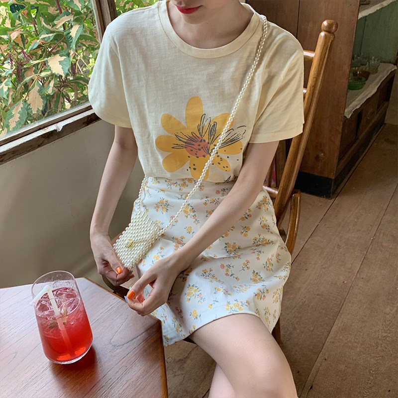 高腰碎花半身裙女夏季2019新款a字裙显瘦短裙子太阳花宽松短袖T恤在类目 女装/女士精品, 半身裙中 - 来自Buy2taobao.com提供专业的淘宝代购服务